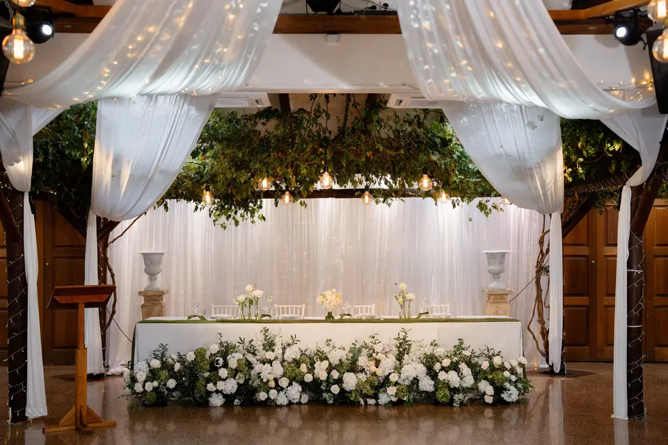 Wedding florals at Markovina Vineyard Estate by Willow & Peony
