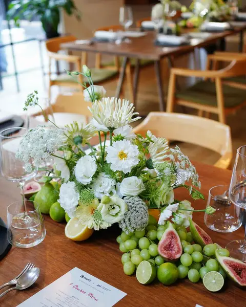 Table centrepieces, Signature tier, example 1 of 2
