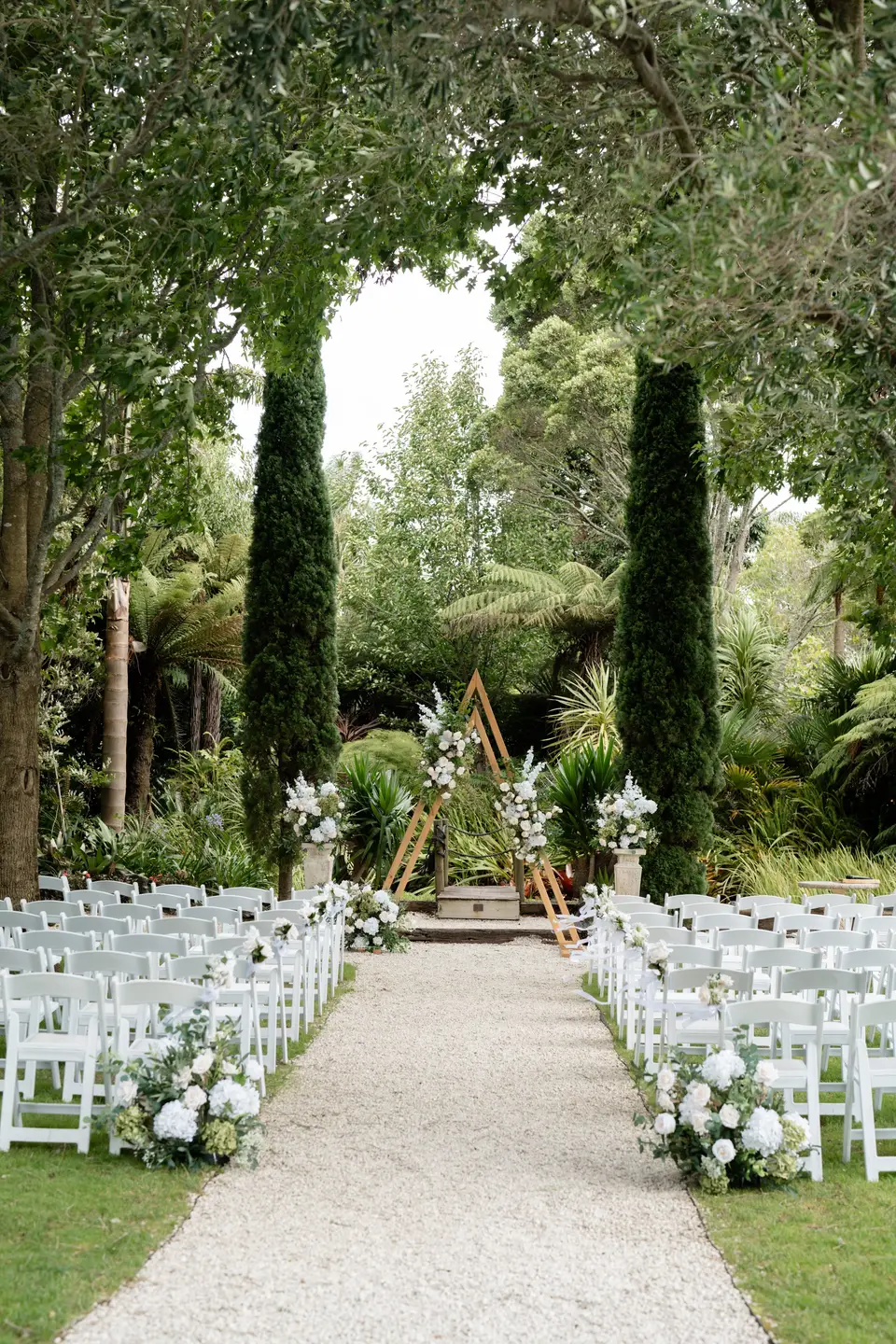 Markovina Vineyard Estate wedding flowers by Willow & Peony